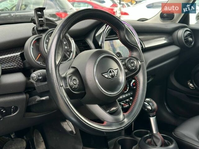 Сірий Міні Cooper, об'ємом двигуна 2 л та пробігом 55 тис. км за 19900 $, фото 22 на Automoto.ua