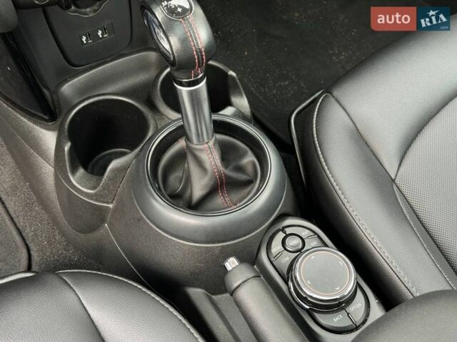 Сірий Міні Cooper, об'ємом двигуна 2 л та пробігом 55 тис. км за 19900 $, фото 27 на Automoto.ua