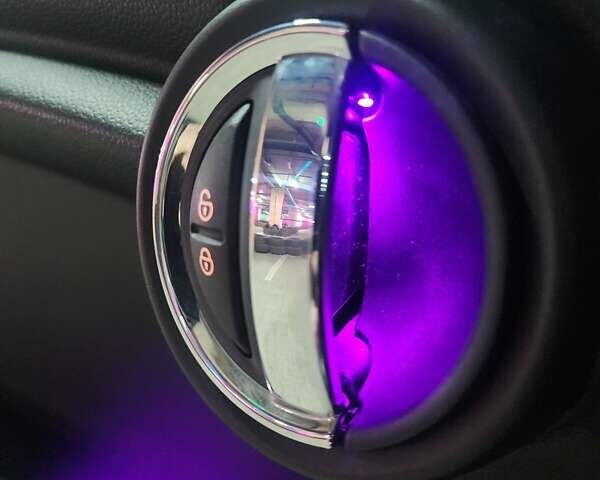 Сірий Міні Cooper, об'ємом двигуна 1.5 л та пробігом 37 тис. км за 19700 $, фото 31 на Automoto.ua