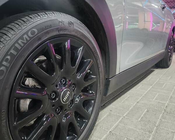 Сірий Міні Cooper, об'ємом двигуна 1.5 л та пробігом 37 тис. км за 19700 $, фото 8 на Automoto.ua