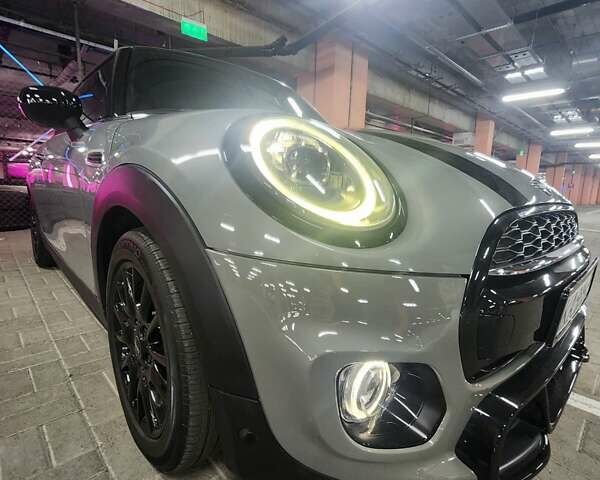 Сірий Міні Cooper, об'ємом двигуна 1.5 л та пробігом 37 тис. км за 19700 $, фото 6 на Automoto.ua