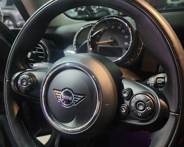 Сірий Міні Cooper, об'ємом двигуна 1.5 л та пробігом 37 тис. км за 19700 $, фото 61 на Automoto.ua