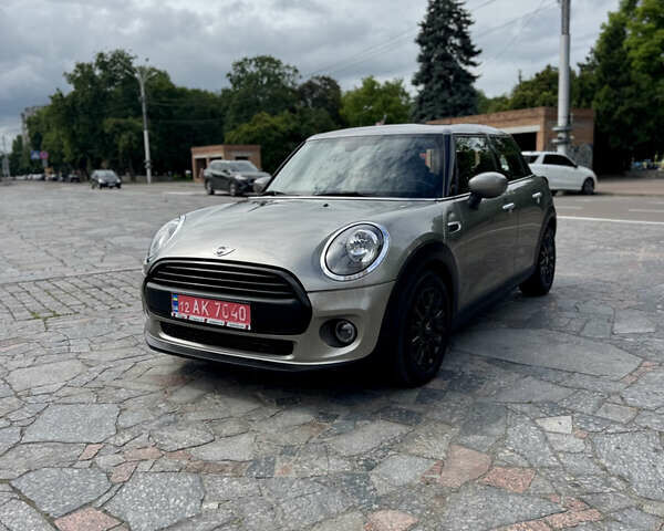 Сірий Міні Cooper, об'ємом двигуна 1.5 л та пробігом 57 тис. км за 16500 $, фото 1 на Automoto.ua