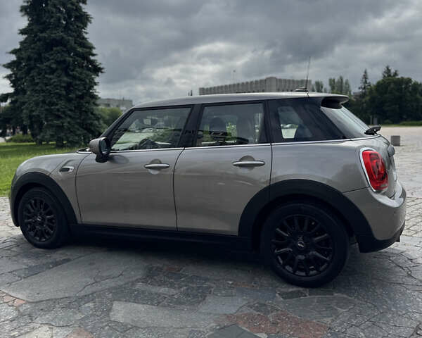 Сірий Міні Cooper, об'ємом двигуна 1.5 л та пробігом 57 тис. км за 16500 $, фото 6 на Automoto.ua
