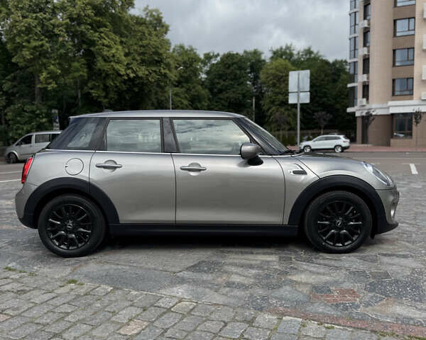 Сірий Міні Cooper, об'ємом двигуна 1.5 л та пробігом 57 тис. км за 16500 $, фото 4 на Automoto.ua