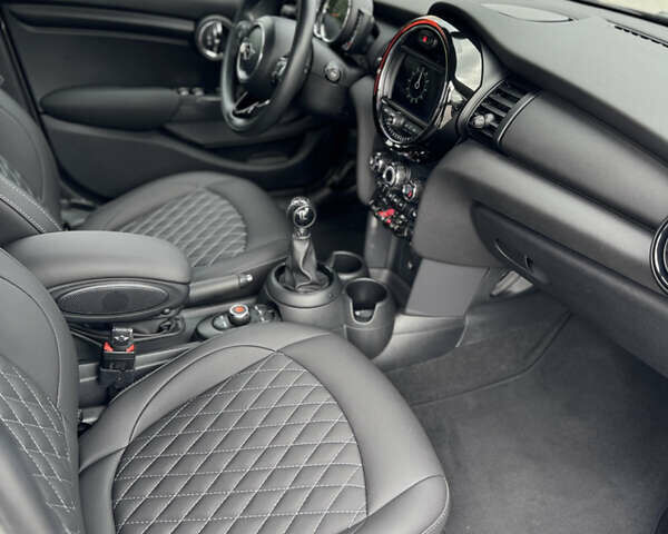 Сірий Міні Cooper, об'ємом двигуна 1.5 л та пробігом 57 тис. км за 16500 $, фото 19 на Automoto.ua