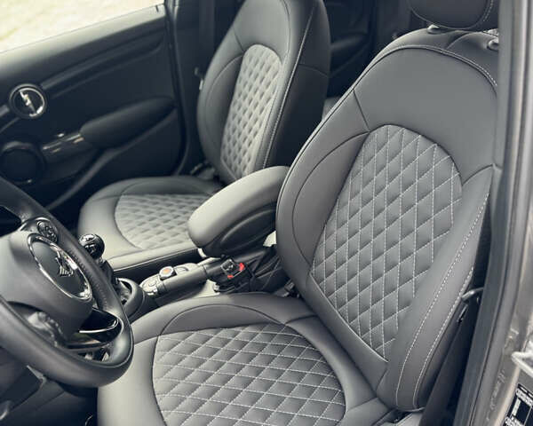 Сірий Міні Cooper, об'ємом двигуна 1.5 л та пробігом 57 тис. км за 16500 $, фото 17 на Automoto.ua