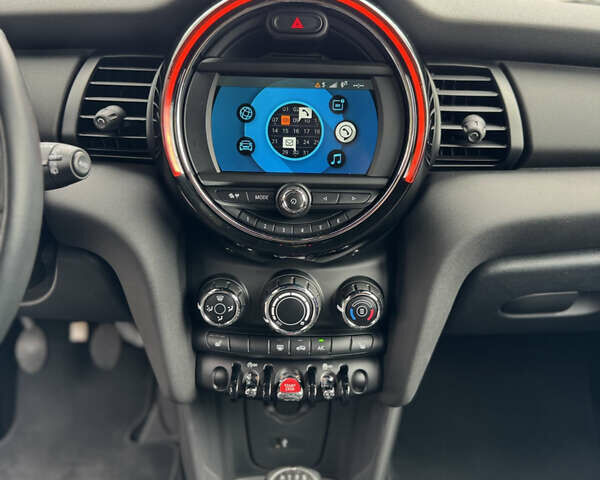 Сірий Міні Cooper, об'ємом двигуна 1.5 л та пробігом 57 тис. км за 16500 $, фото 24 на Automoto.ua