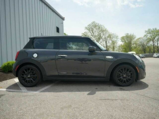 Сірий Міні Cooper, об'ємом двигуна 2 л та пробігом 34 тис. км за 17700 $, фото 1 на Automoto.ua
