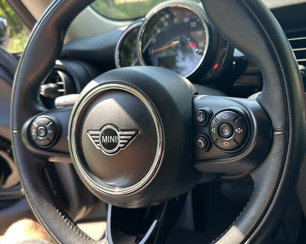 Сірий Міні Cooper, об'ємом двигуна 1.5 л та пробігом 30 тис. км за 18500 $, фото 24 на Automoto.ua