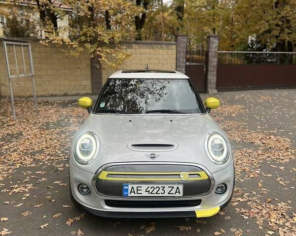 Міні Cooper 2020 у Новомосковске на Automoto.ua Сірий Міні Cooper, об'ємом двигуна 0 л та пробігом 37 тис. км за 16500 $, фото 12 на Automoto.ua