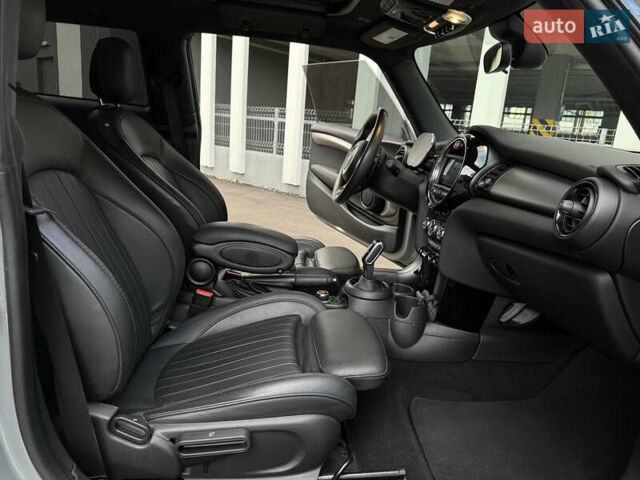 Сірий Міні Cooper, об'ємом двигуна 2 л та пробігом 53 тис. км за 22900 $, фото 33 на Automoto.ua