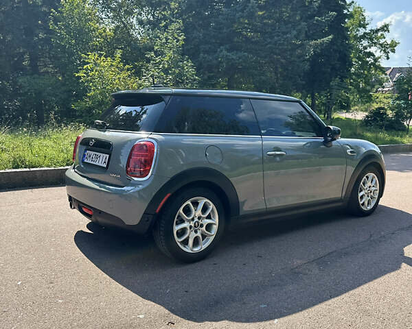 Сірий Міні Cooper, об'ємом двигуна 1.5 л та пробігом 30 тис. км за 18500 $, фото 4 на Automoto.ua