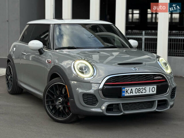 Сірий Міні Cooper, об'ємом двигуна 2 л та пробігом 53 тис. км за 22900 $, фото 2 на Automoto.ua
