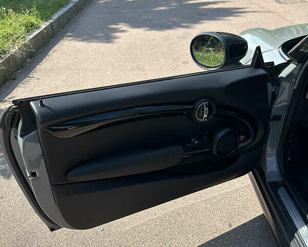 Сірий Міні Cooper, об'ємом двигуна 1.5 л та пробігом 30 тис. км за 18500 $, фото 19 на Automoto.ua