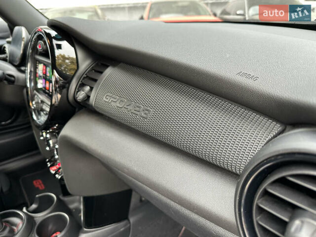 Сірий Міні Cooper, об'ємом двигуна 2 л та пробігом 28 тис. км за 44500 $, фото 37 на Automoto.ua