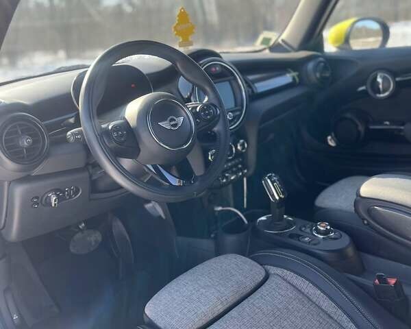 Сірий Міні Cooper, об'ємом двигуна 0 л та пробігом 31 тис. км за 16000 $, фото 6 на Automoto.ua