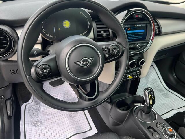 Сірий Міні Cooper, об'ємом двигуна 0 л та пробігом 24 тис. км за 8000 $, фото 7 на Automoto.ua