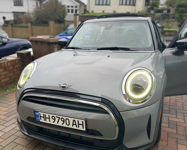 Серый Мини Купер, объемом двигателя 1.5 л и пробегом 10 тыс. км за 14700 $, фото 5 на Automoto.ua