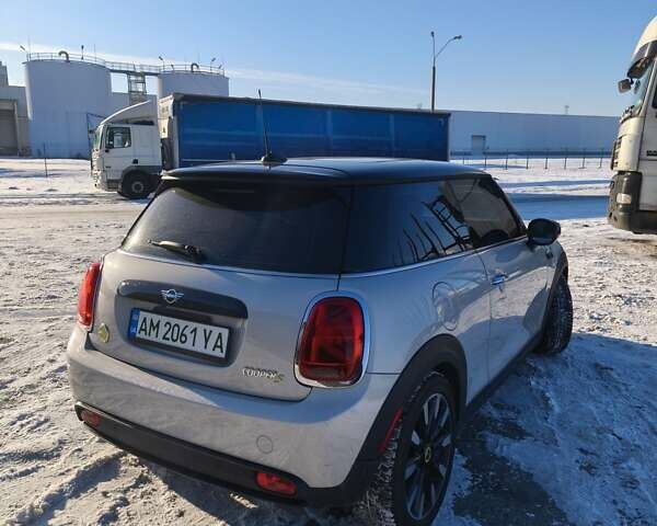 Сірий Міні Cooper, об'ємом двигуна 0 л та пробігом 66 тис. км за 14900 $, фото 2 на Automoto.ua
