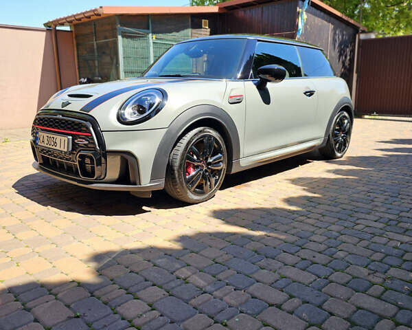 Серый Мини Купер, объемом двигателя 2 л и пробегом 11 тыс. км за 37500 $, фото 2 на Automoto.ua