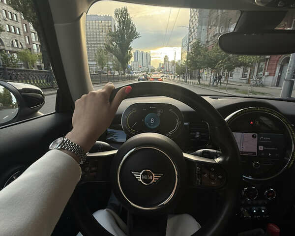 Сірий Міні Cooper, об'ємом двигуна 0 л та пробігом 60 тис. км за 19000 $, фото 5 на Automoto.ua