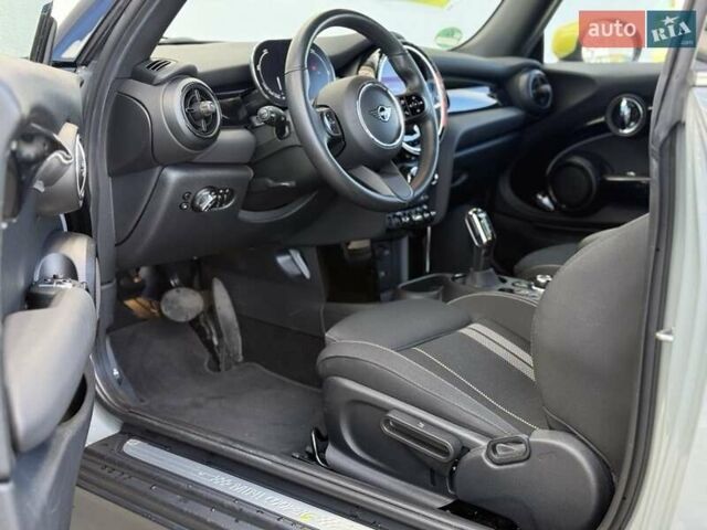 Сірий Міні Cooper, об'ємом двигуна 0 л та пробігом 9 тис. км за 18000 $, фото 27 на Automoto.ua