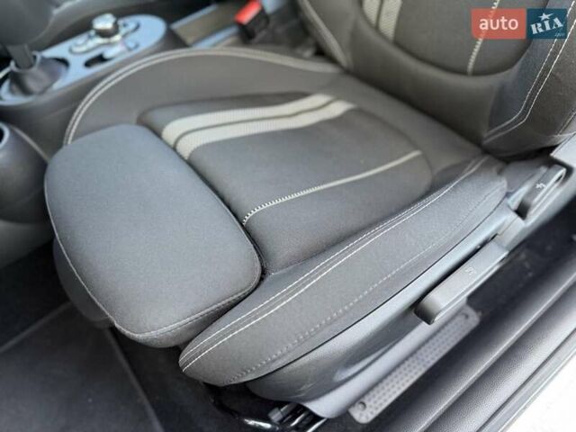 Сірий Міні Cooper, об'ємом двигуна 0 л та пробігом 9 тис. км за 18000 $, фото 46 на Automoto.ua