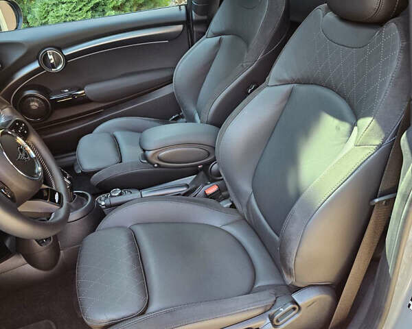 Серый Мини Купер, объемом двигателя 2 л и пробегом 11 тыс. км за 37500 $, фото 10 на Automoto.ua