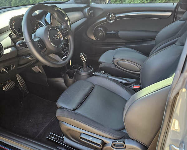 Серый Мини Купер, объемом двигателя 2 л и пробегом 11 тыс. км за 37500 $, фото 9 на Automoto.ua