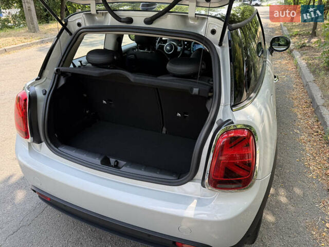 Сірий Міні Cooper, об'ємом двигуна 0 л та пробігом 45 тис. км за 20800 $, фото 12 на Automoto.ua