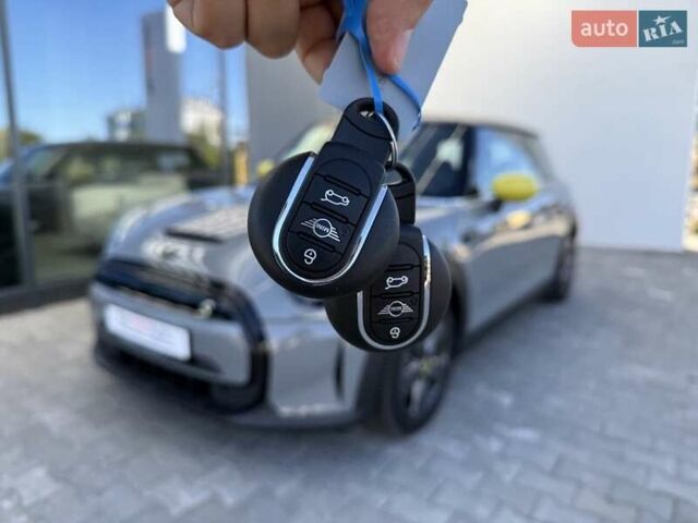 Сірий Міні Cooper, об'ємом двигуна 0 л та пробігом 9 тис. км за 18000 $, фото 49 на Automoto.ua