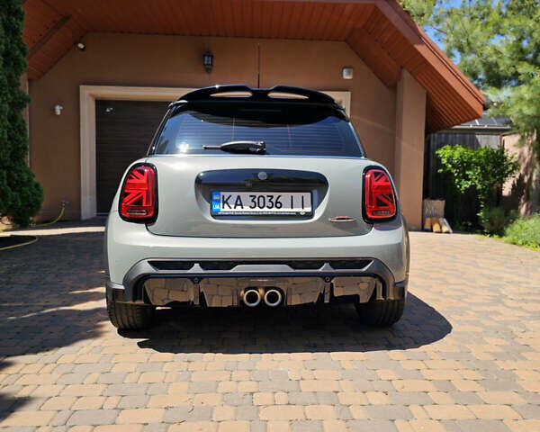 Серый Мини Купер, объемом двигателя 2 л и пробегом 11 тыс. км за 37500 $, фото 1 на Automoto.ua