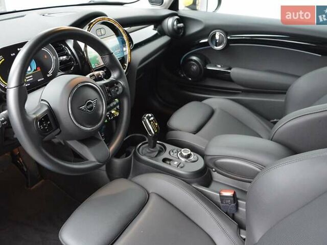 Сірий Міні Cooper, об'ємом двигуна 0 л та пробігом 11 тис. км за 20877 $, фото 4 на Automoto.ua