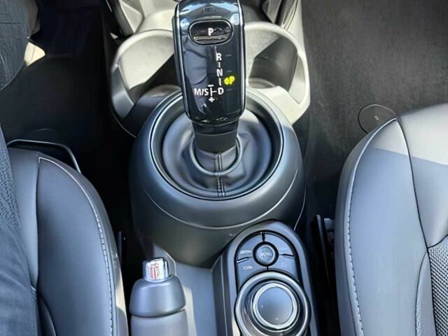 Сірий Міні Cooper, об'ємом двигуна 1.5 л та пробігом 13 тис. км за 9800 $, фото 12 на Automoto.ua