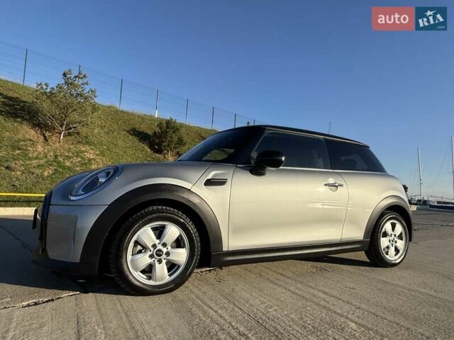 Сірий Міні Cooper, об'ємом двигуна 1.5 л та пробігом 9 тис. км за 24300 $, фото 6 на Automoto.ua