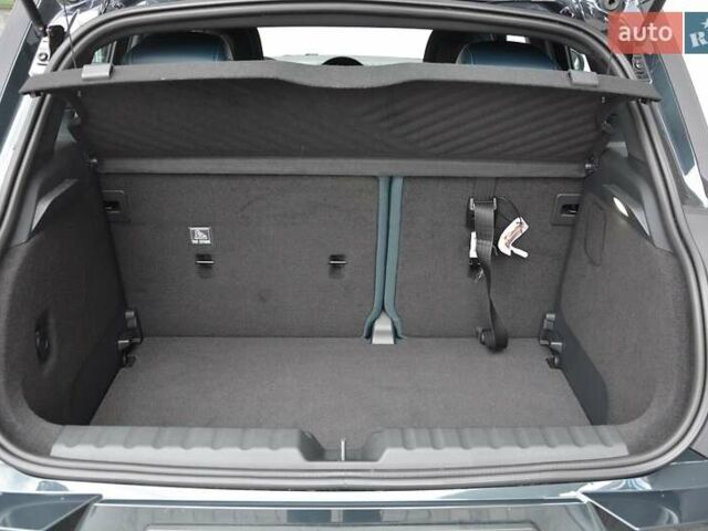 Мини Купер 2024 в Киеве на Automoto.ua Серый Мини Купер, объемом двигателя 0 л и пробегом 5 тыс. км за 37074 $, фото 8 на Automoto.ua