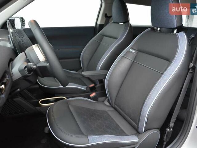 Серый Мини Купер, объемом двигателя 0 л и пробегом 8 тыс. км за 24729 $, фото 3 на Automoto.ua