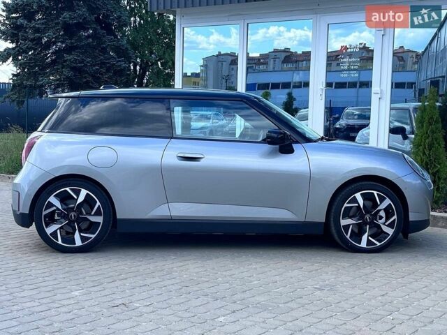 Серый Мини Купер, объемом двигателя 0 л и пробегом 1 тыс. км за 33000 $, фото 3 на Automoto.ua