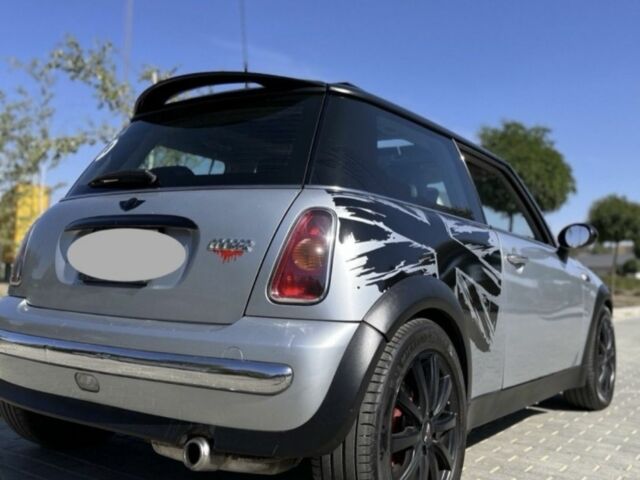 Серый Мини Купер, объемом двигателя 2 л и пробегом 269 тыс. км за 4250 $, фото 3 на Automoto.ua