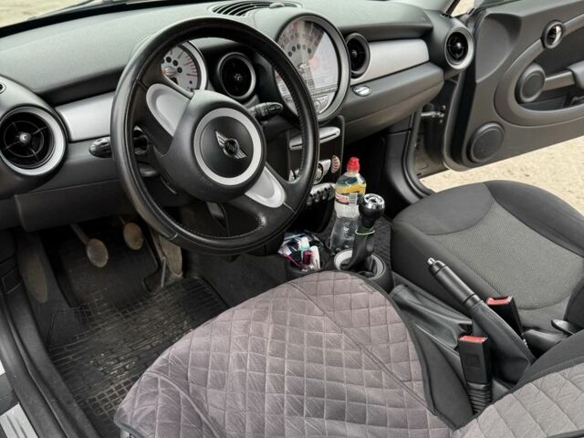 Серый Мини Купер, объемом двигателя 1.4 л и пробегом 213 тыс. км за 6000 $, фото 6 на Automoto.ua