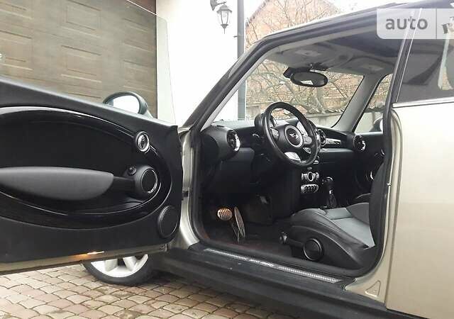 Сірий Міні Cooper, об'ємом двигуна 1.6 л та пробігом 220 тис. км за 7600 $, фото 14 на Automoto.ua