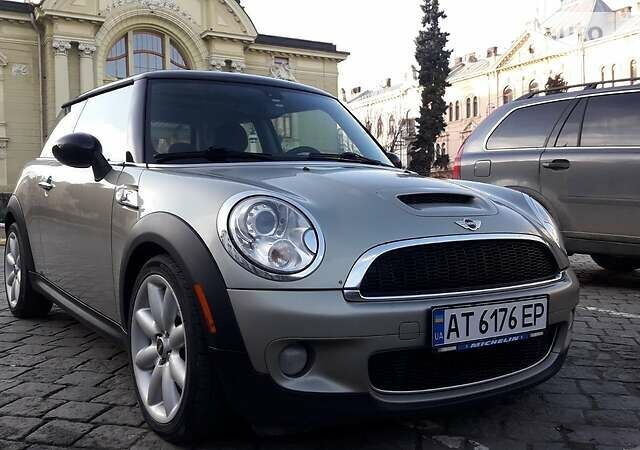 Сірий Міні Cooper, об'ємом двигуна 1.6 л та пробігом 220 тис. км за 7600 $, фото 4 на Automoto.ua