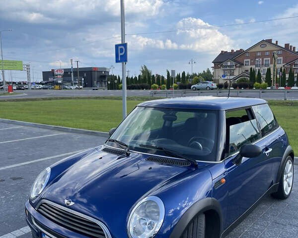 Синий Мини Купер, объемом двигателя 1.6 л и пробегом 245 тыс. км за 3900 $, фото 2 на Automoto.ua