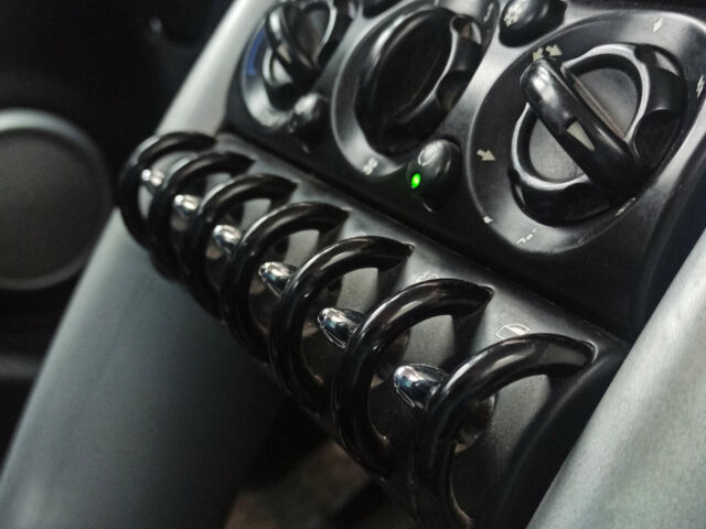 Синій Міні Cooper, об'ємом двигуна 1.6 л та пробігом 360 тис. км за 3777 $, фото 12 на Automoto.ua