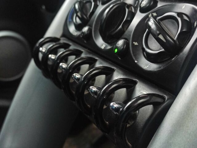 Синий Мини Купер, объемом двигателя 1.6 л и пробегом 356 тыс. км за 4200 $, фото 6 на Automoto.ua