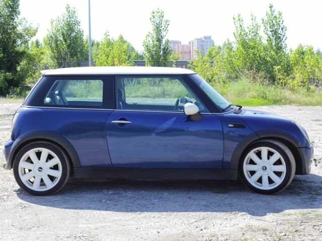 Синий Мини Купер, объемом двигателя 1.6 л и пробегом 356 тыс. км за 4200 $, фото 8 на Automoto.ua