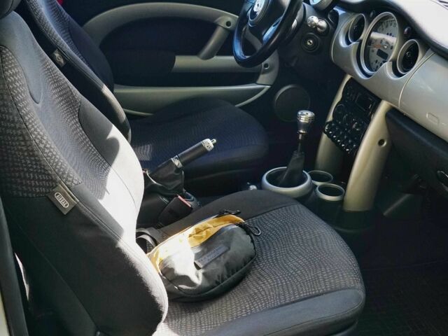 Синий Мини Купер, объемом двигателя 1.6 л и пробегом 202 тыс. км за 4200 $, фото 8 на Automoto.ua