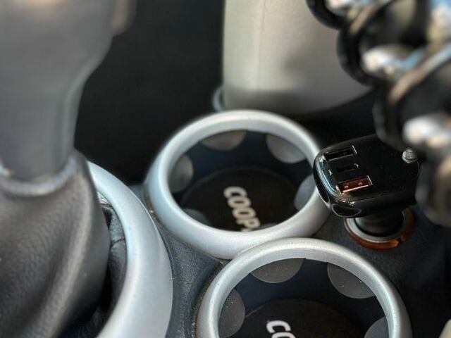 Синій Міні Cooper, об'ємом двигуна 1.6 л та пробігом 196 тис. км за 4500 $, фото 11 на Automoto.ua