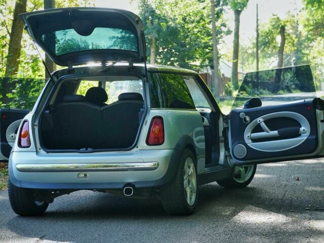 Синий Мини Купер, объемом двигателя 1.6 л и пробегом 202 тыс. км за 4200 $, фото 6 на Automoto.ua